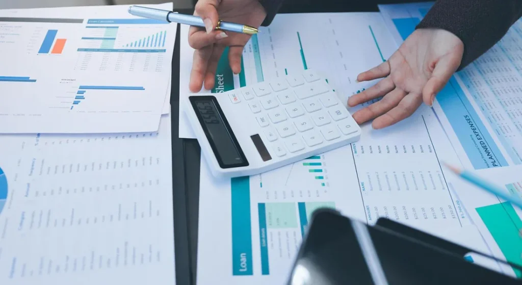 A Guide to Calculating Net Income: Definition and Formula