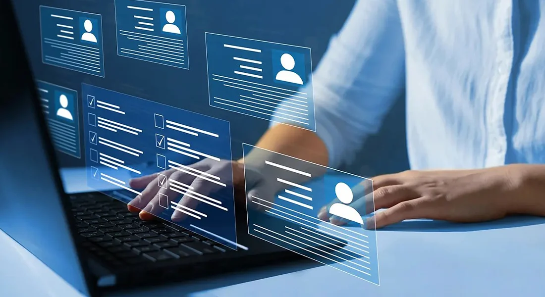 A Guide to Evaluating HR Software Features Before Buying