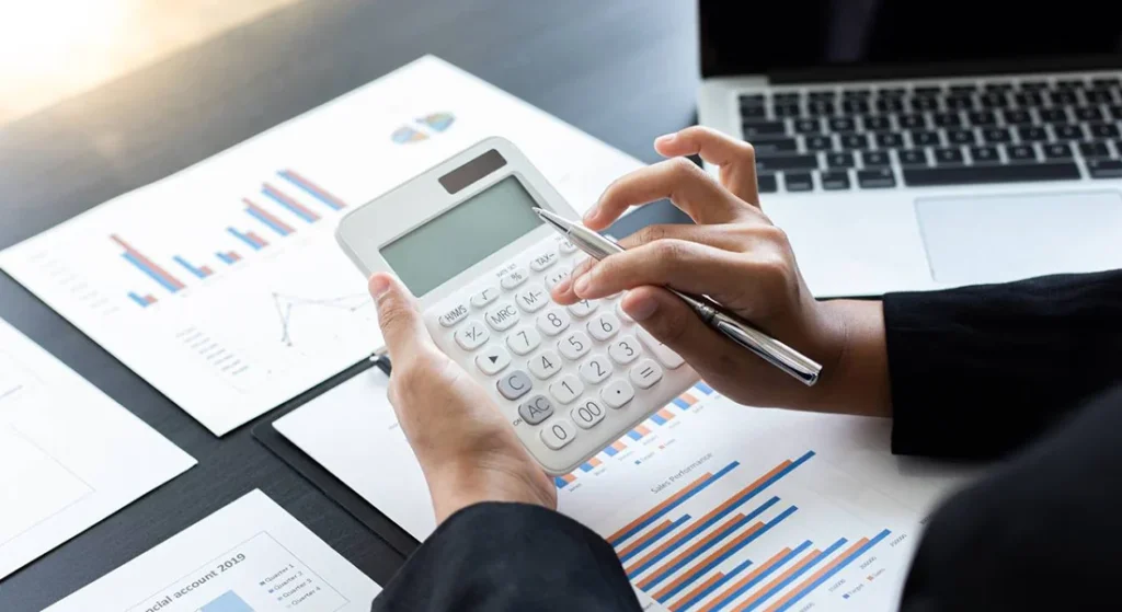 The Essential Guide to Tracking Business Expenses More Efficiently